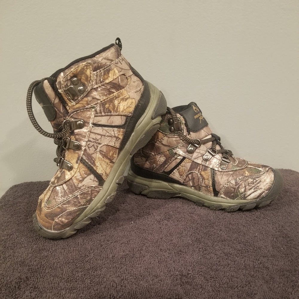 Realtree boys hiking boots